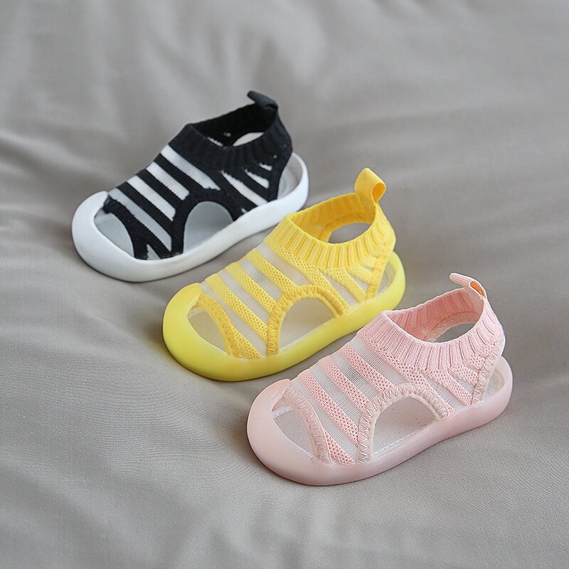 Sandálias de verão para bebês, meninos e meninas, sapatos casuais anticolisão para crianças pequenas, sandálias de praia com fundo macio antiderrapante