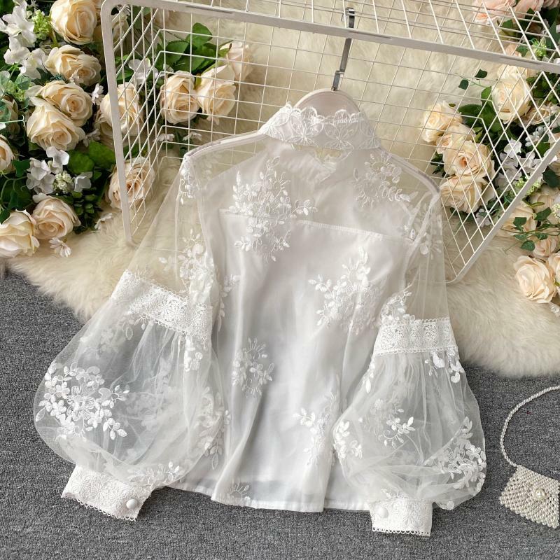 Fashion new French retro mesh lace stand collar three-dimensional embroidered puff sleeve palace style slim slimming shirt