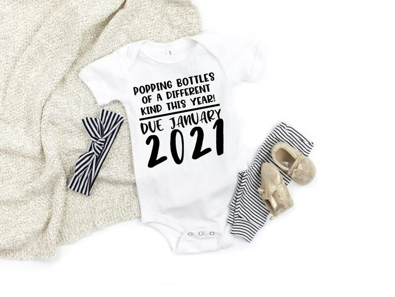 Livraison rapide Simple bébé à venir 2021 Onesie annonce de grossesse bébé annonce grossesse révéler body