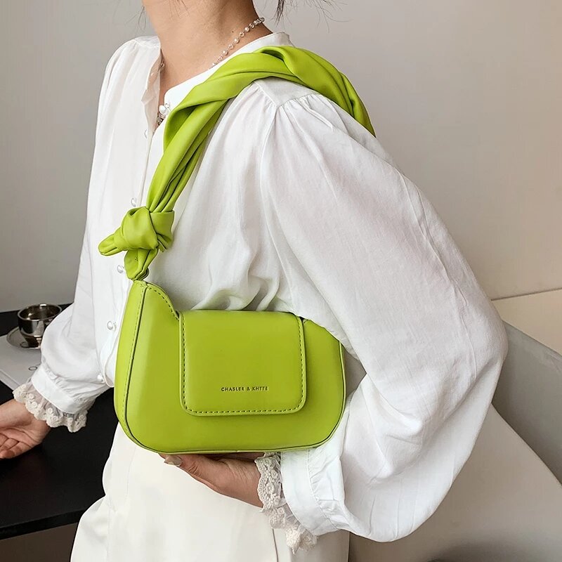 Pequeno curto alças das axilas crossbody saco do mensageiro para as mulheres 2021 moda luxo na moda corrente baguette bolsas de ombro bolsa