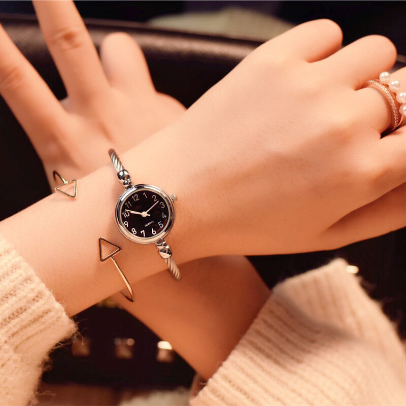 Relojes pequeños de moda para mujer, reloj de pulsera con números simples, de cuarzo, estilo retro, orologio, 2019
