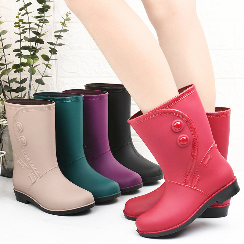 Zapatos de lluvia de felpa para mujer, botas de tubo alto cálidas, de tacón bajo, antideslizantes, de goma y PVC, para jardín, invierno, 2021