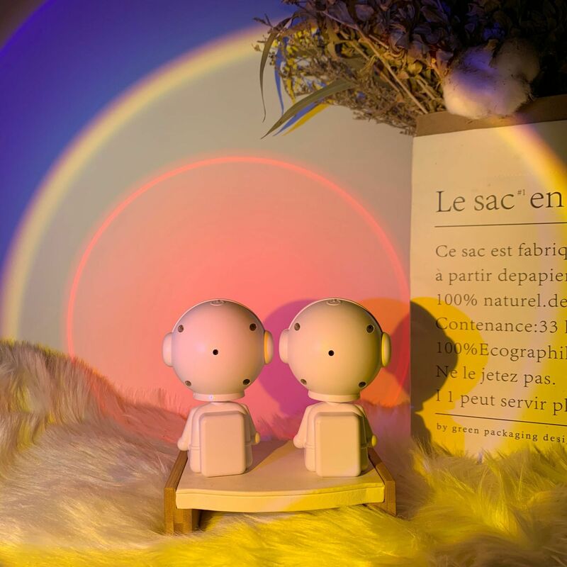Thpensai Robot Sunset light, Rechargeable, Astronaut's rainbow projection sunset light, Bedroom mini table lamp, Christmas Gift,