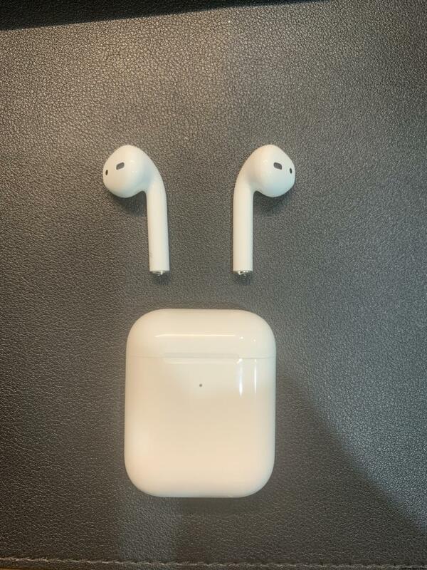 ใช้ Apple AirPods 2nd พร้อมหูฟังบลูทูธหูฟังไร้สายเสียงเชื่อมต่อ Siri สำหรับ iPhone iPad Mac Apple Watch