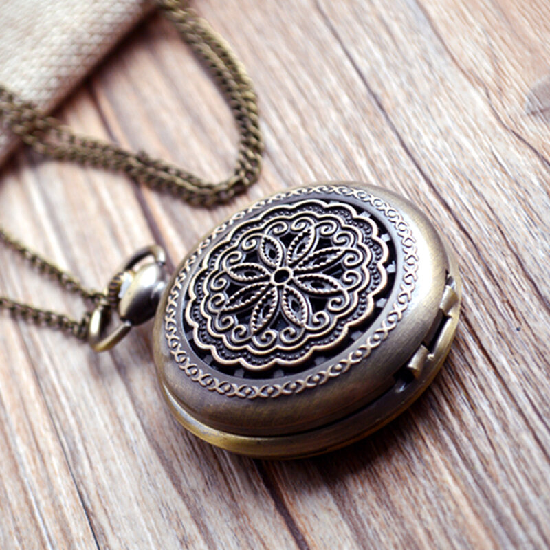 Retro de bolsillo reloj de aleación de bronce hueco característica patrón Pastoral dama cadena colgante recuerdo reloj de bolsillo