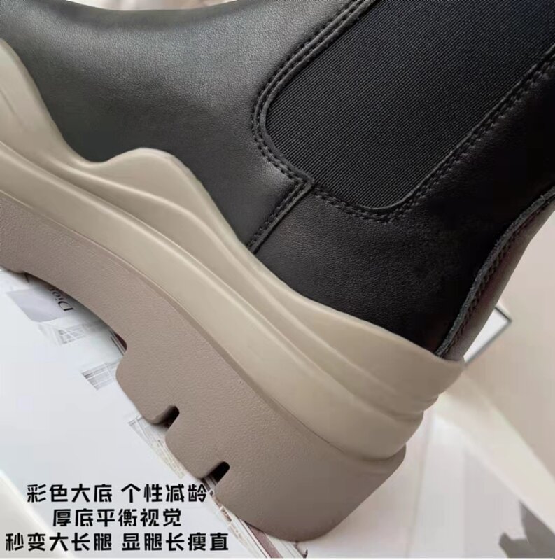 موضة النساء Chlesea الأحذية 2021 جديد أسود منصة حذاء من الجلد للنساء فاسق القوطية الأحذية مصمم Mororcycle الأحذية الفاخرة