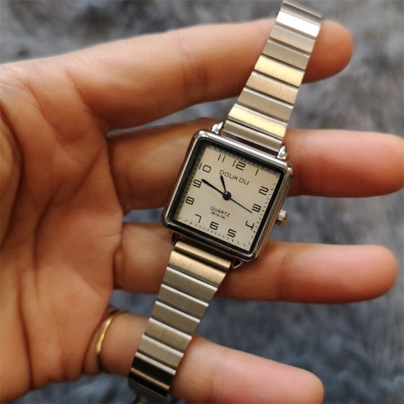 Простые женские модные часы с цифрами, элегантные женские кварцевые наручные часы с квадратным циферблатом, серебряные женские часы из нер...