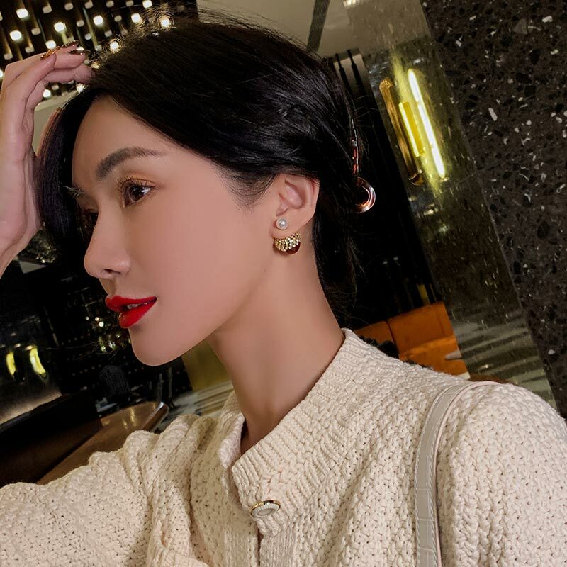 Elegant Light Luxury Pearl Stud Earrings Ins Special-Interest Design Diamond in the Debris Strawberry Earrings Korean