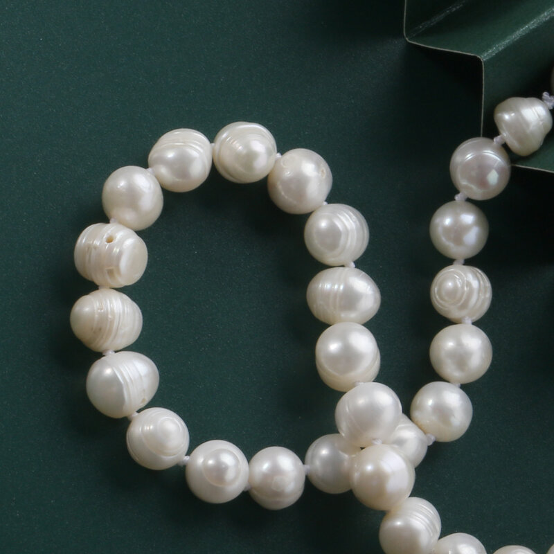 Collier classique de perles d'eau douce pour femmes, fait à la main avec fermoir en laiton plaqué or, ras du cou élégant, bijoux cadeau pour dames
