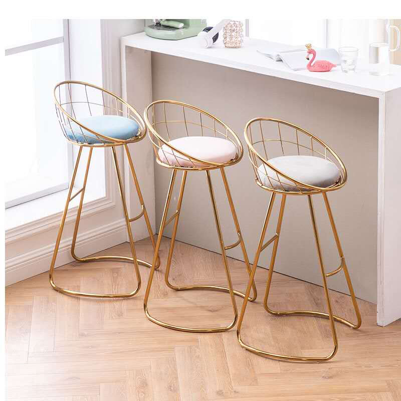 Taburetes de Bar para el hogar, silla nórdica con respaldo dorado, muebles de hierro modernos, taburete alto simple para pies, sillas de maquillaje ins softbag