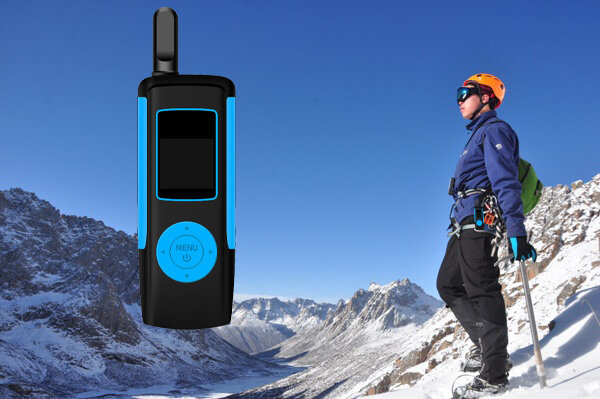 2022.Adult rechargeable walkie talkie, 2-way remote radio, with dual PTT headphones, hands-free, metal clip, 2 UDS.
