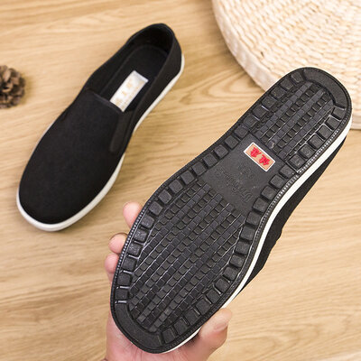 Zapatillas de correr ligeras para hombre, zapatos informales de malla para exteriores, alta calidad, color blanco y negro, novedad de 2021