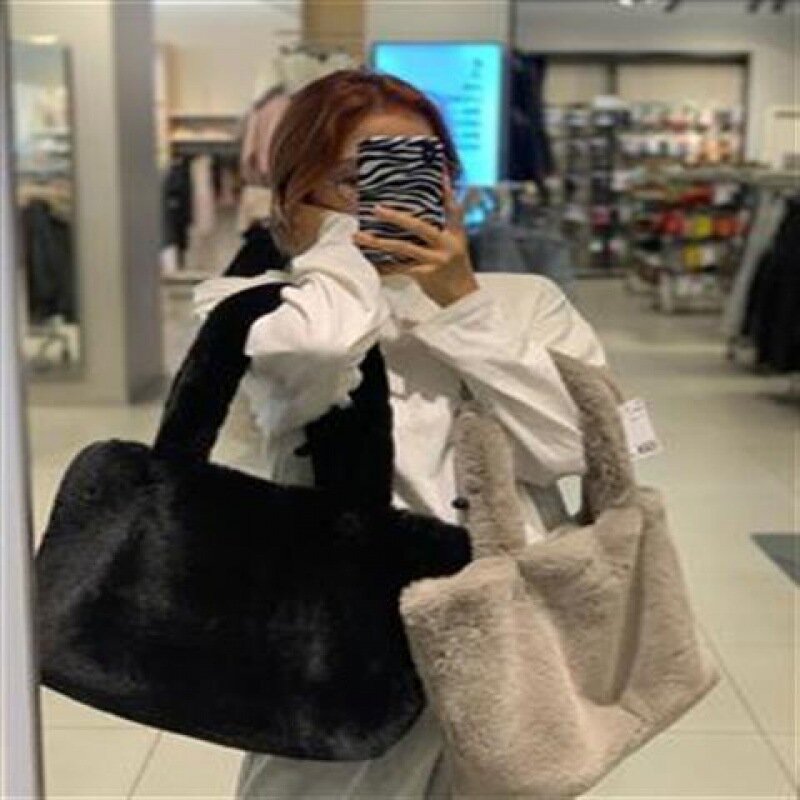 Casual Soft Plush Tote Women Shoulder Bags Fashion Faux Fur Women's Handbag Winter Bags for Women 2021 Big Fluffy Fur Purses New