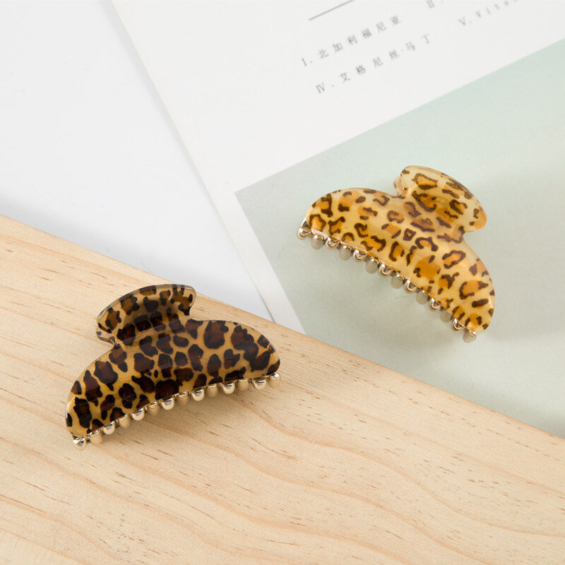 2 Ukuran Kualitas Tinggi Akrilik Resin Rambut Kepiting Klip Retro Leopard Dicetak Wanita Anak Perempuan Rambut Cakar Membuat Rambut Styling Aksesori