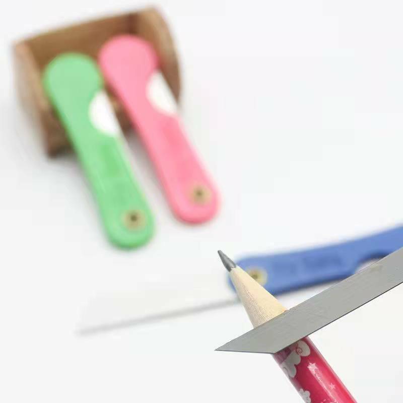 1Pc 무작위 컬러 아트 커터 유틸리티 나이프 학생 예술 DIY 도구 크리 에이 티브 편지지 학교 용품