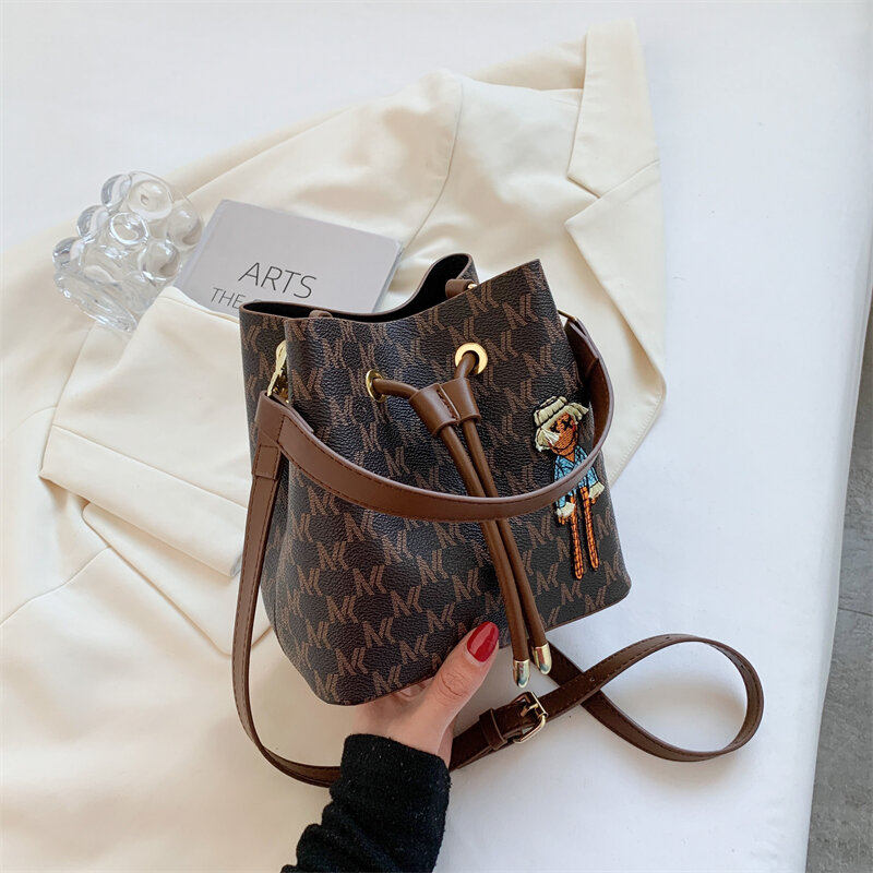 Модная женская вечерняя сумка 2021, роскошные кожаные винтажные сумки-мешки с буквенным принтом на ремне и старым цветком