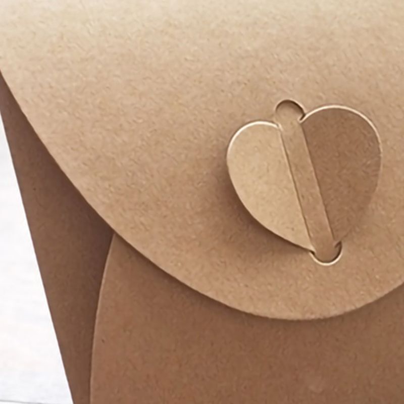 Bolsa de papel Kraft con corazón de 13x13cm de 50 Uds., bolsa de embalaje para DVD con discos y mangas B