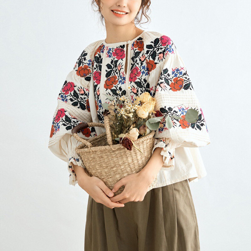 Johnature japońskie nowe zdobienie kwiatowe damskie koszule 2023 jesień w stylu Vintage bawełniane luźne O-neck wszystkie mecze bluzki