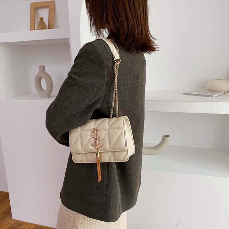 Torebki damskie torebki nowa luksusowa marka proste z frędzlami wysokiej jakości mała torba kwadratowa projektant jednokolorowa łańcuszkowa torba na ramię