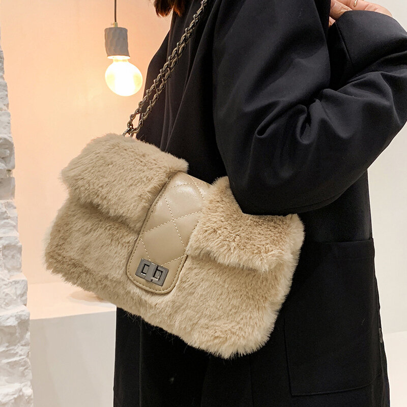 New Fashion Faux Fur Shoulder Bags For Female Solid Niche Chain Comfortable Crossbody Bag Autumn Winter Plush Small Square Bags
