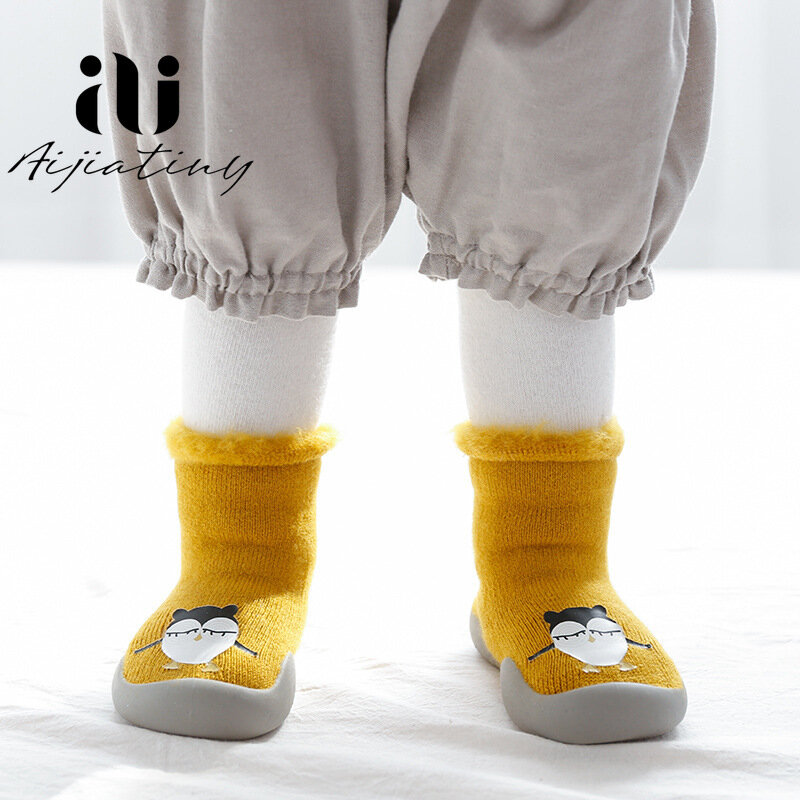 Botines antideslizantes para bebé y niña, zapatos de calcetín con suelas de goma suave, de terciopelo, para invierno