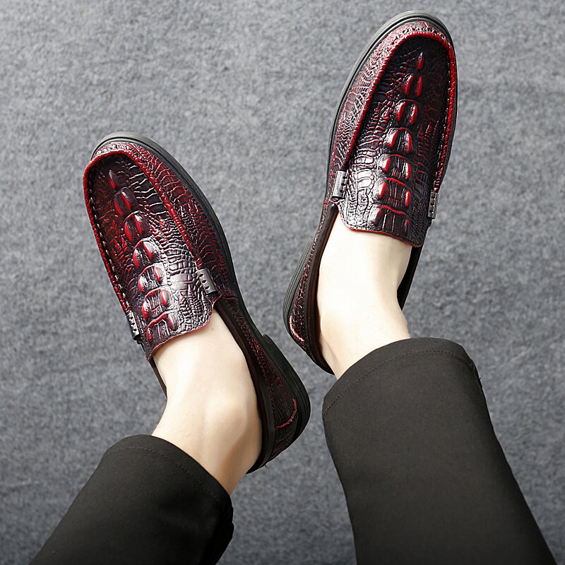 Zapatos de cuero con patrón de cocodrilo para hombre, zapatillas de conducción informales a la moda, de alta gama, talla grande, nuevos