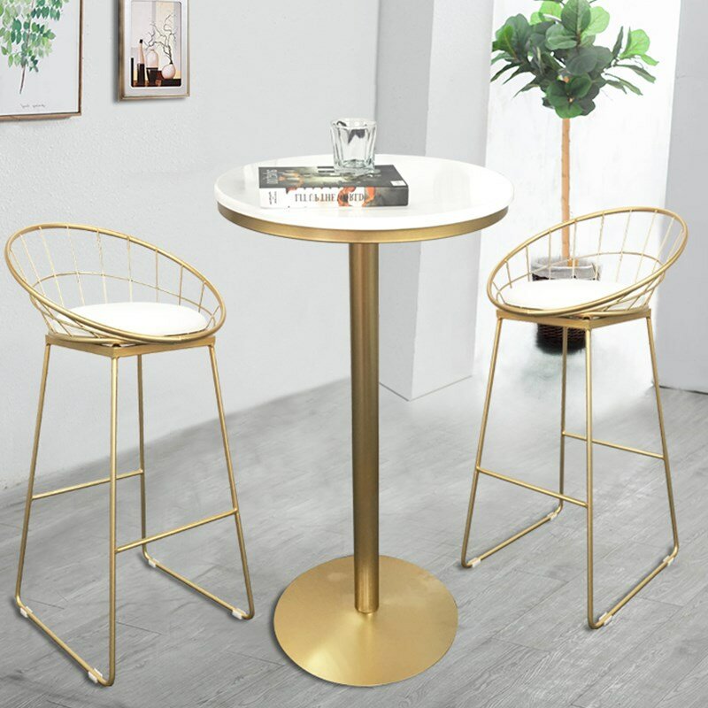 Cadeira alta de ferro dourado, banqueta de bar com design simples e moderno, decoração estilo nórdico