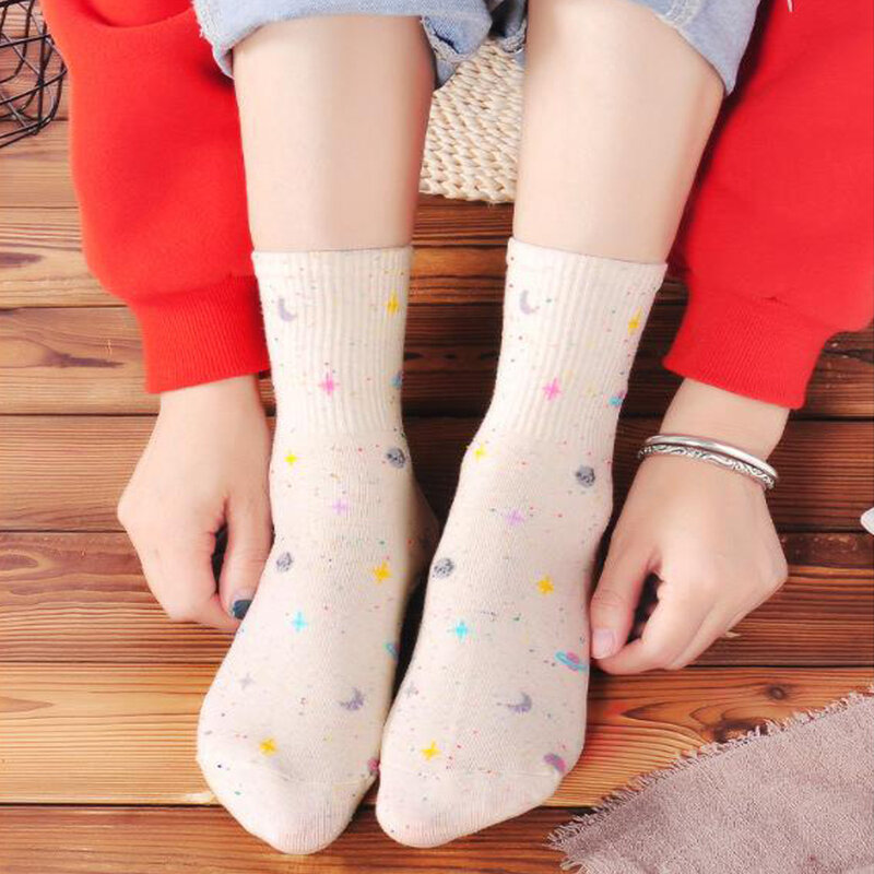 Chaussettes en coton pour femmes, chaussettes amusantes créatives avec étoiles, lune, univers, ciel étoilé, tendance Harajuku, nouveauté mignonne, Tube central