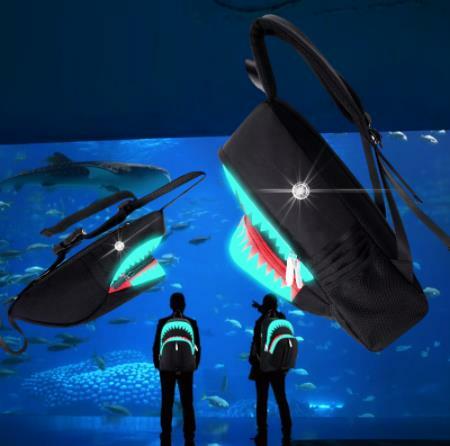 Moda luminosa estudante sacos de escola de carga usb tubarão mochilas escolares saco peito adolescente menino meninas viagem feminina mochila