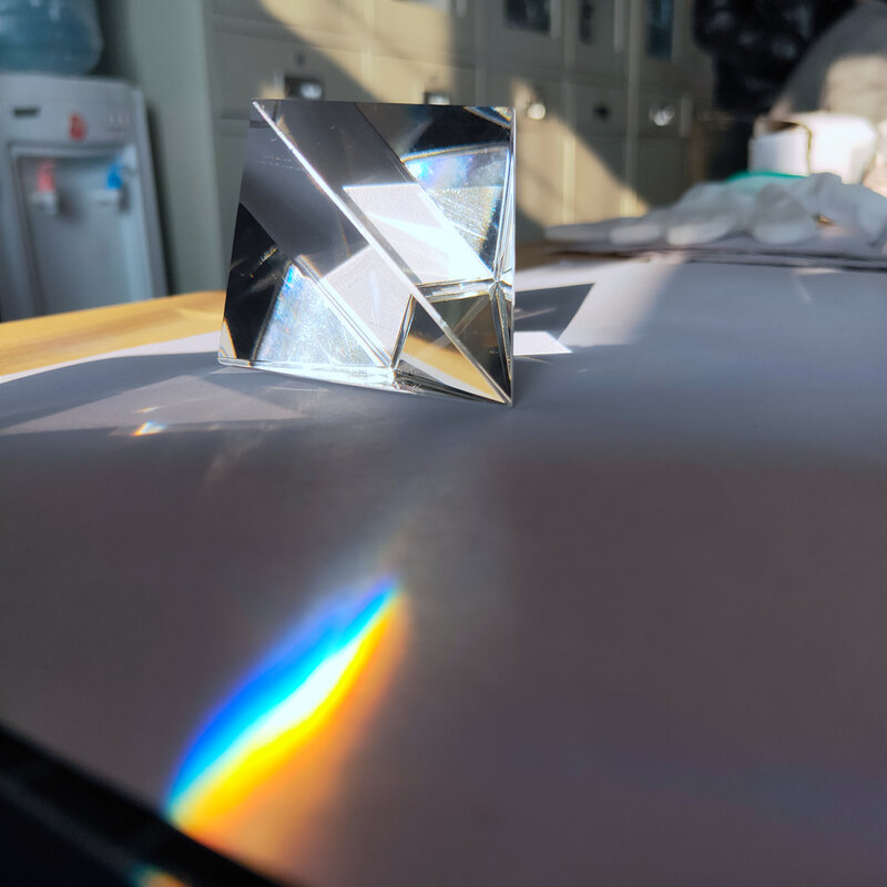 虹プリズム光学ガラスクリスタルピラミッド40ミリメートル高さ長方形ピラミッド多面体普及科学勉強学生