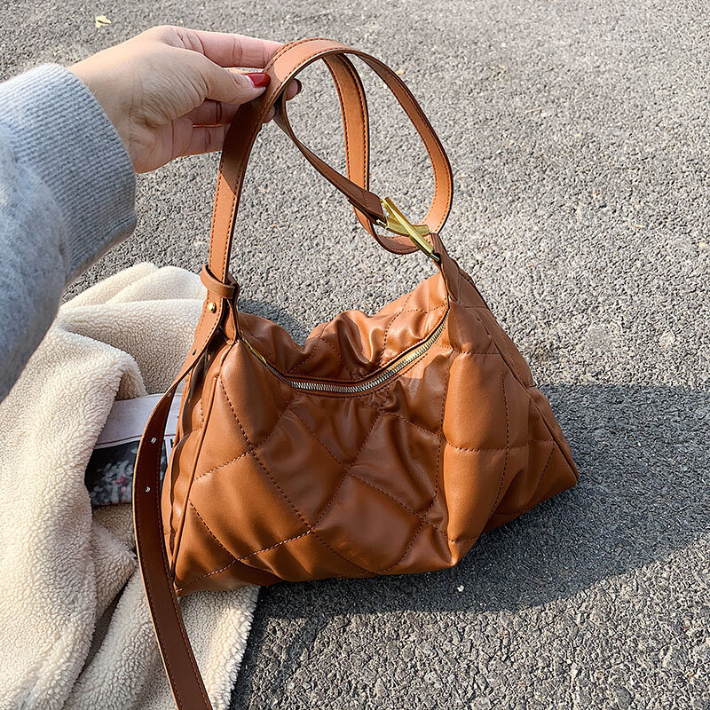 Luxo acolchoado saco para as mulheres 2021 designer travesseiro crossbody bolsa de ombro zíper compras couro do plutônio senhoras shopper sac