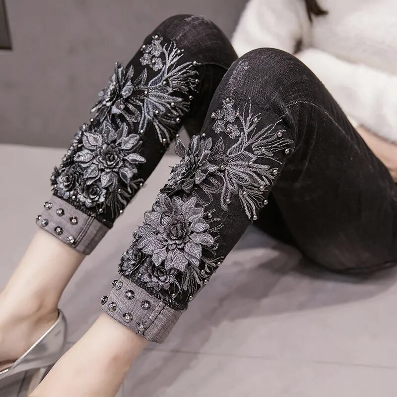 Calças de brim preto do vintage flor bordado miçangas lápis magro calças femininas 2022 primavera outono denim senhora moda coreana calças compridas