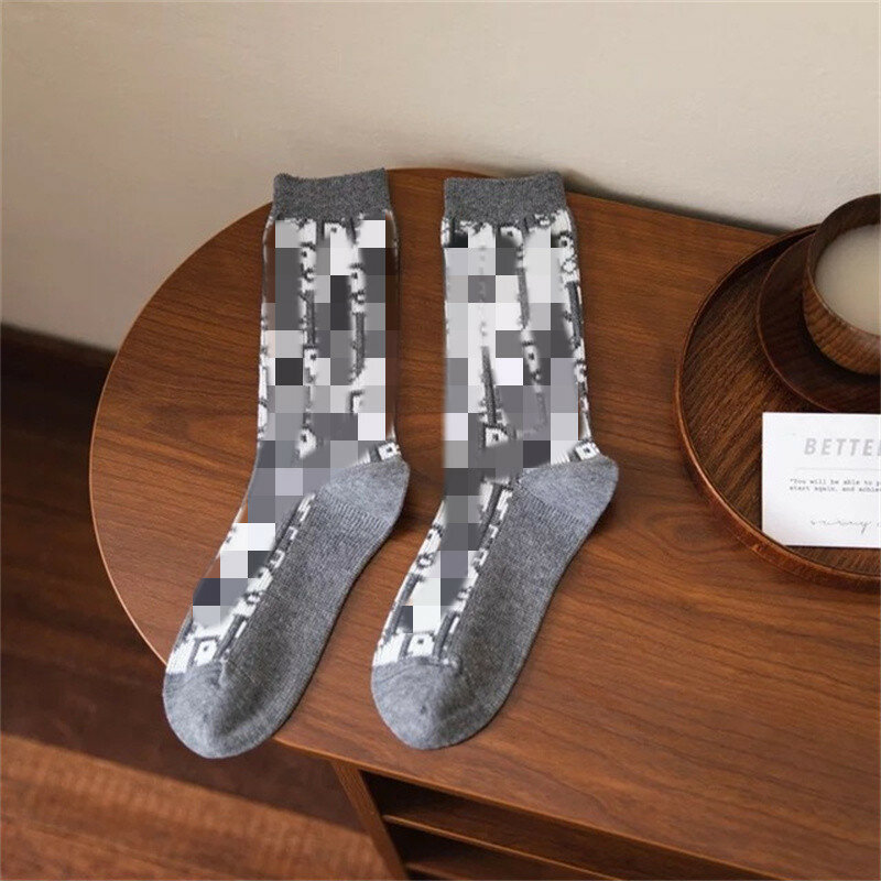 New Products In Autumn And Winter 2021 Japanese Harajuku Retro Letters Ins Classic Thickened Warmth Leisure Fashion Women Socks
