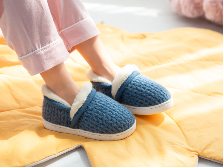 2022 New Slipper cotton slipper spot warm pink sewing shoes baotou BK0145