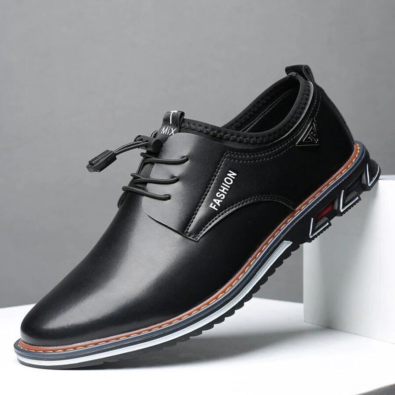 Scarpe Casual di grandi dimensioni di alta qualità uomo affari vendita calda moda uomo scarpe Casual Slip On scarpe Casual da uomo traspiranti nere