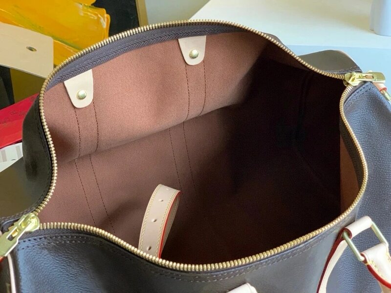 حار بيع 2021 كلاسيكي فاخر تصميم المرأة K11PA1 عطلة/الأعمال حقيبة سفر موضة جديدة عالية السعة حقيبة يد حقيبة ساع