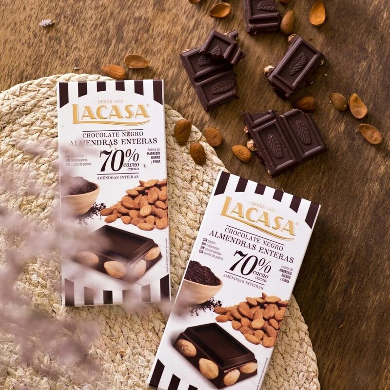 Schokolade tablet 70% kakao mit ganze mandeln