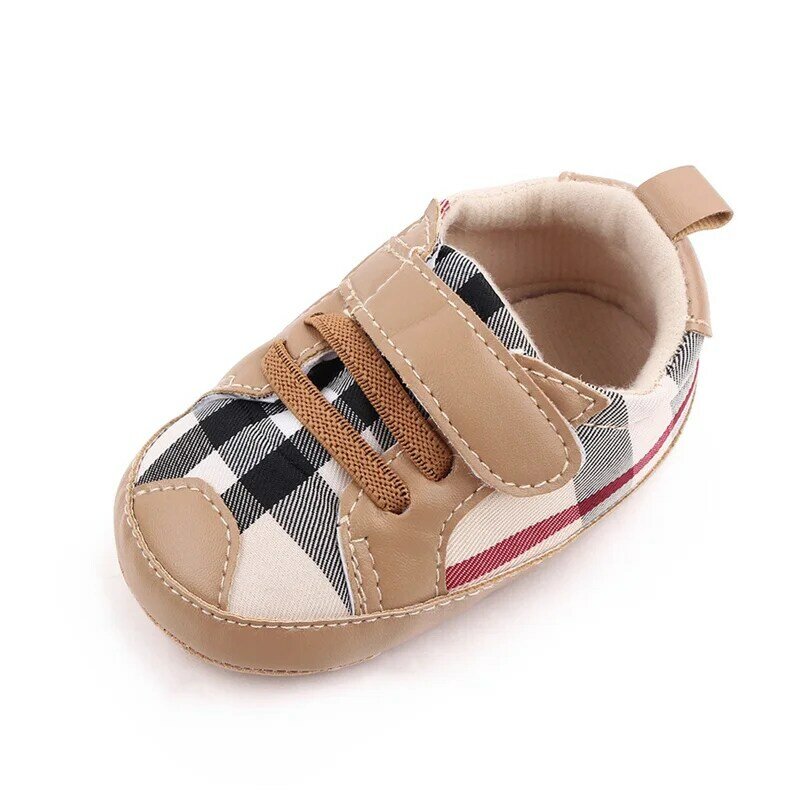 Sepatu Anak-anak Baru Model Musim Semi dan Gugur 0-1 Tahun Sepatu Balita Bayi Mode Kisi Sol Lembut Sepatu Bayi Nyaman