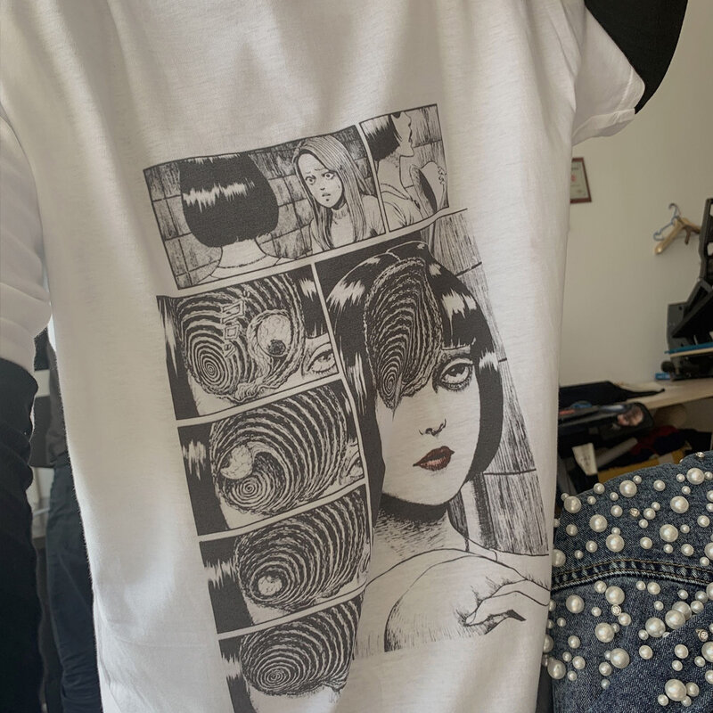 Białe koszulki Junji Ito Horror Manga Uzumaki T-Shirt kobiety stylowe topy Grunge estetyczna koszulka Anime biodrówki Harajuku styl T Shirt