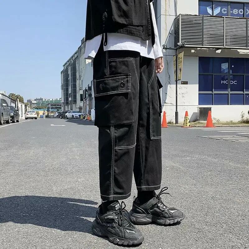 Multi-Pocket Elastic เอวกางเกง Denim Harajuke หลวมตรงชายแฟชั่น Cropped กางเกงกางเกงยีนส์ Cargo สีดำ