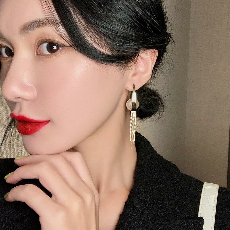 Boucles d'oreilles longues en métal avec pompon en perles, boucles d'oreilles amincissantes pour le visage, style de déesse coréenne, tempérament de célébrité Internet, Style givré