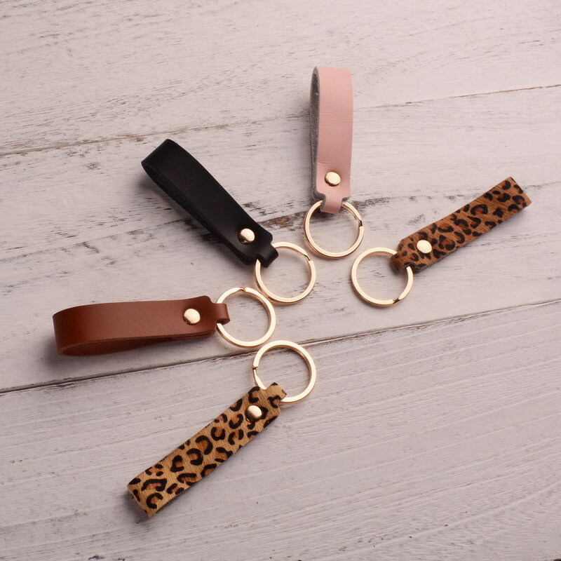 Nowy styl Leopard brelok dla kobiet mężczyzn prosta moda PU skórzana torba klucz akcesoria pierścień czarny różowy brązowy breloczek prezenty
