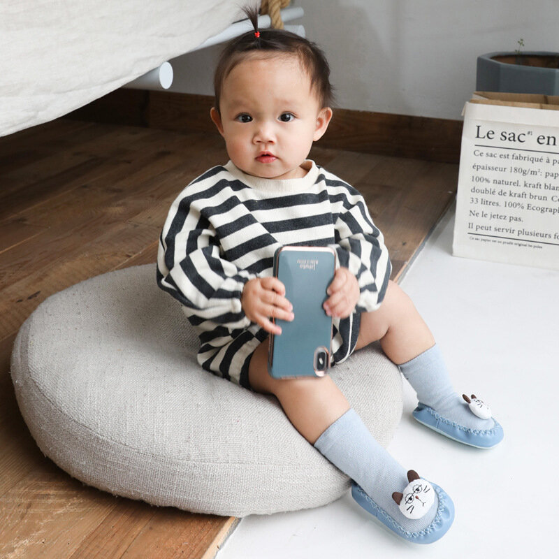Simpatici calzini per bambini con suola in gomma calzino per neonato neonato autunno inverno calzini per bambini scarpe antiscivolo calzino con suola morbida