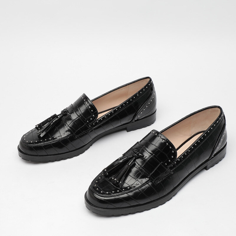 Sapatos femininos sola plana com rebite, sapatos pequenos de couro com borla, estilo britânico, lefu, primavera, 2021