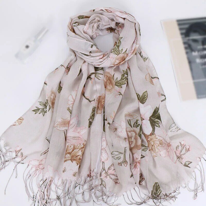 Printed rayon tassel scarves for ladies are breathable and refreshing Malaysian cotton and linen scarves