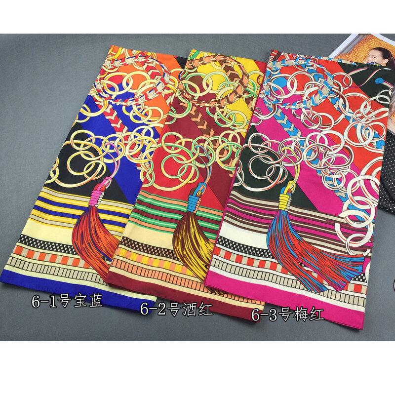 送料無料女性のシルクショールスカーフバンダナ新デザインプリントチェーンパターンラップスカーフ春130*130センチメートルサテンスカーフヒジャーブ