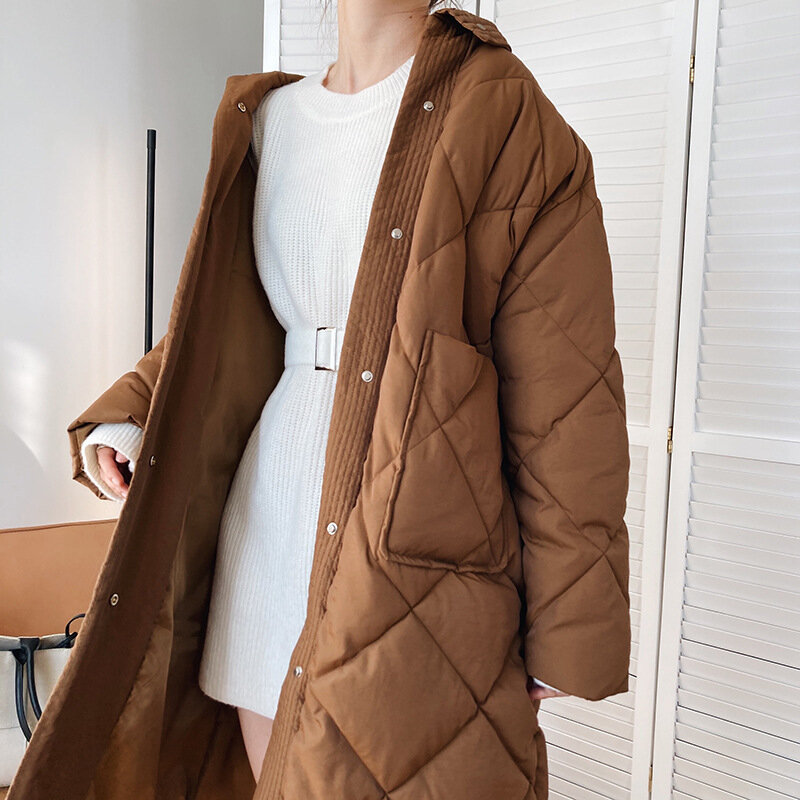 Abrigo largo de algodón con relleno para mujer, chaqueta informal de estilo coreano con cuello levantado y estampado de Argyle, Parka Chic de gran tamaño, novedad de invierno 2021