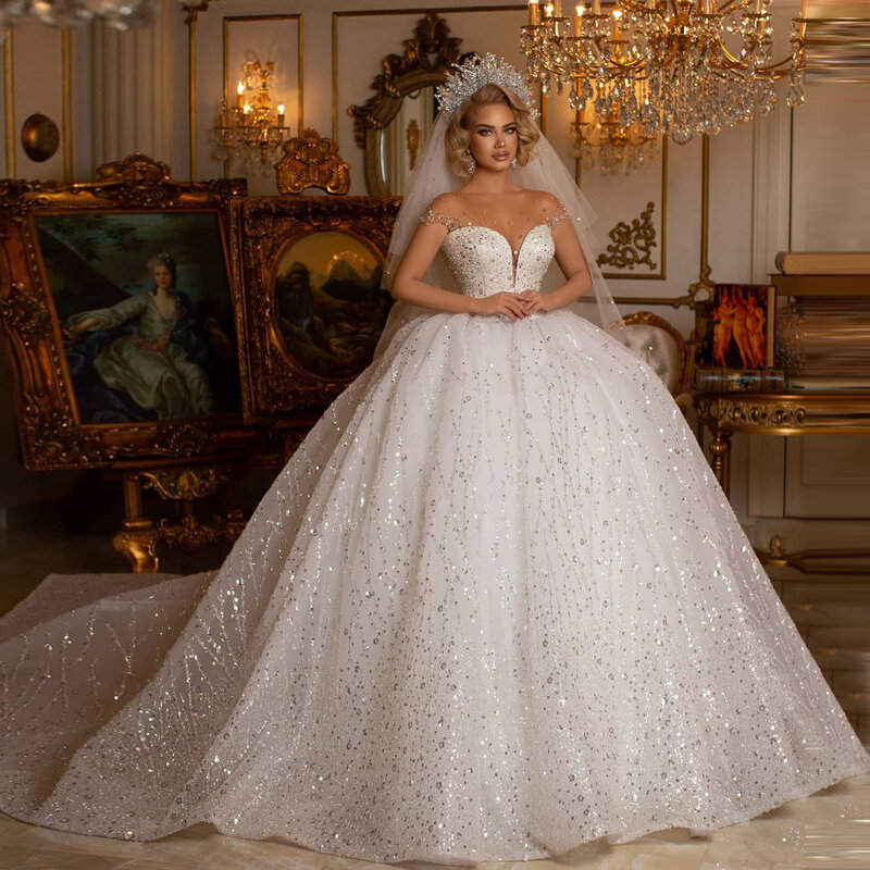 Glitter Kralen Pailletten Dubai Wedding Baljurken Sexy V-hals Korte Mouwen Crystal Bridal Jurk Met Trein Luxe Prinses Jurk