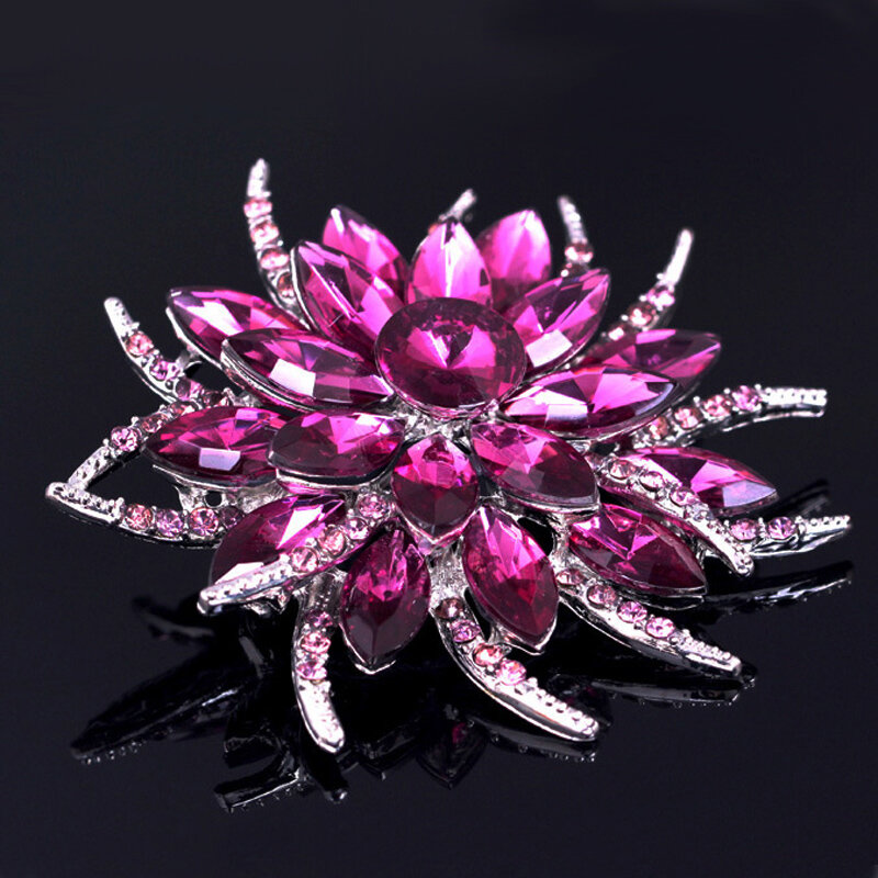 2020 New Gold Color Plated Crystal Rhinestone Flower Antique Brooch Pins for Woman in Assorted