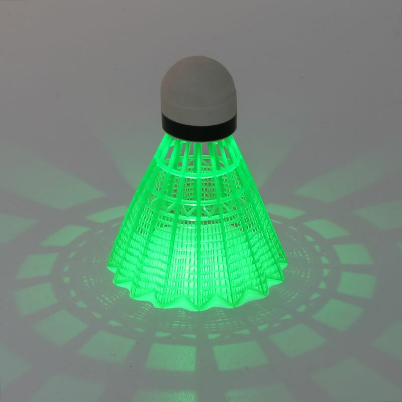 4 sztuk z tworzywa sztucznego w kolorze LED Luminous Badminton ciemna noc Glow oświetlenie wolant